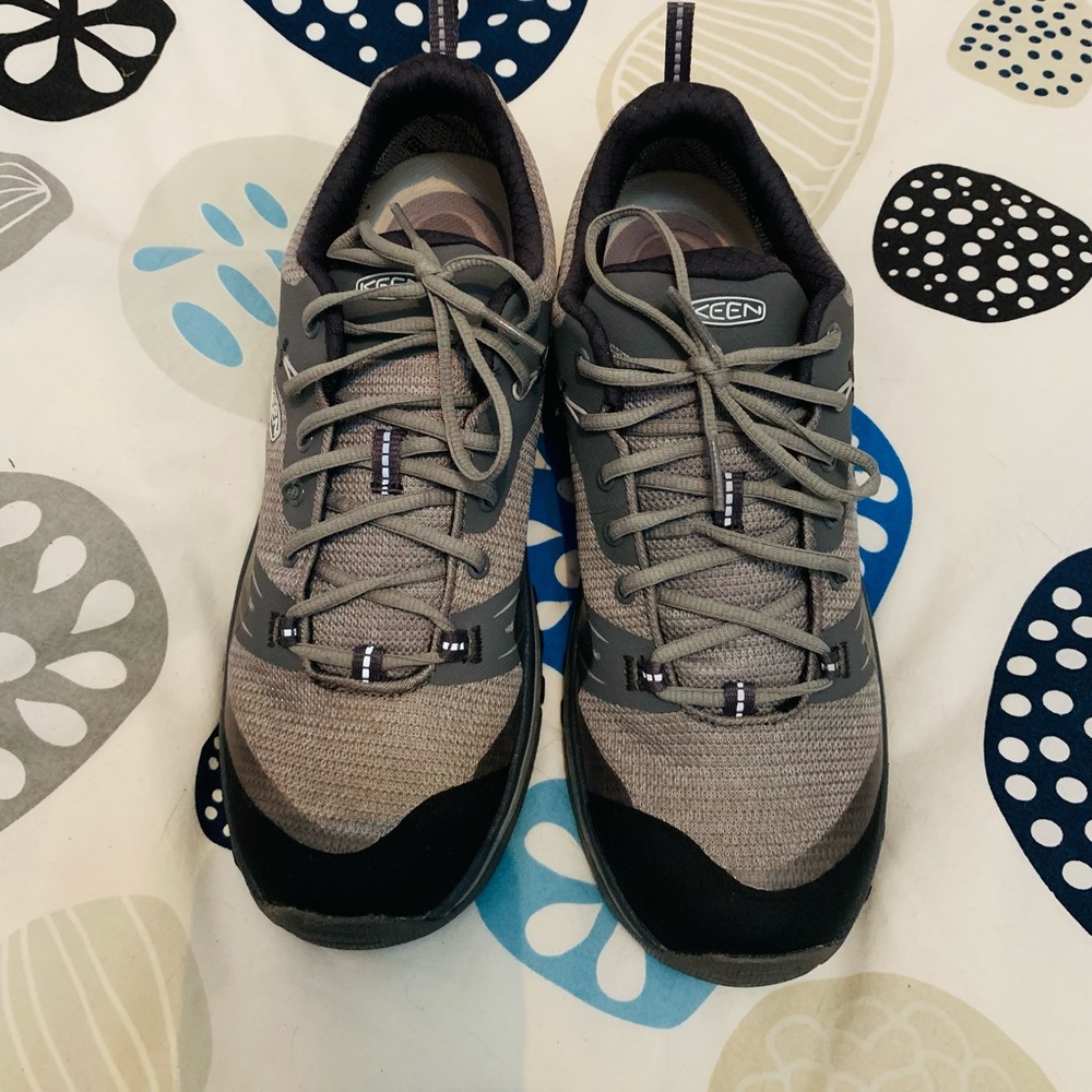 Keen sneakers/hiking shoes